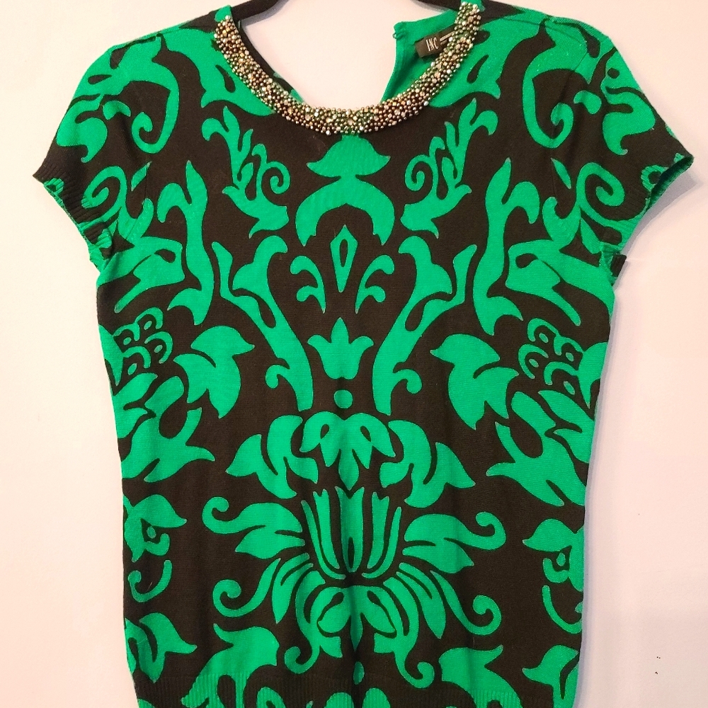 Short sleeve sweater